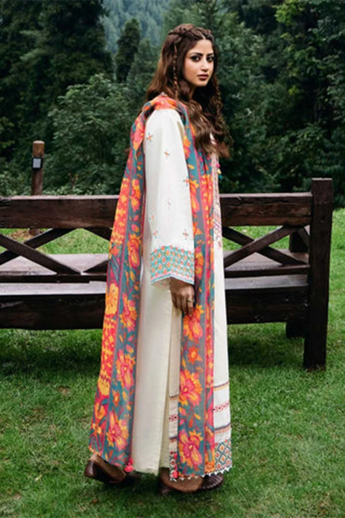3PC  EMBROIDERED LAWN-ANS2222