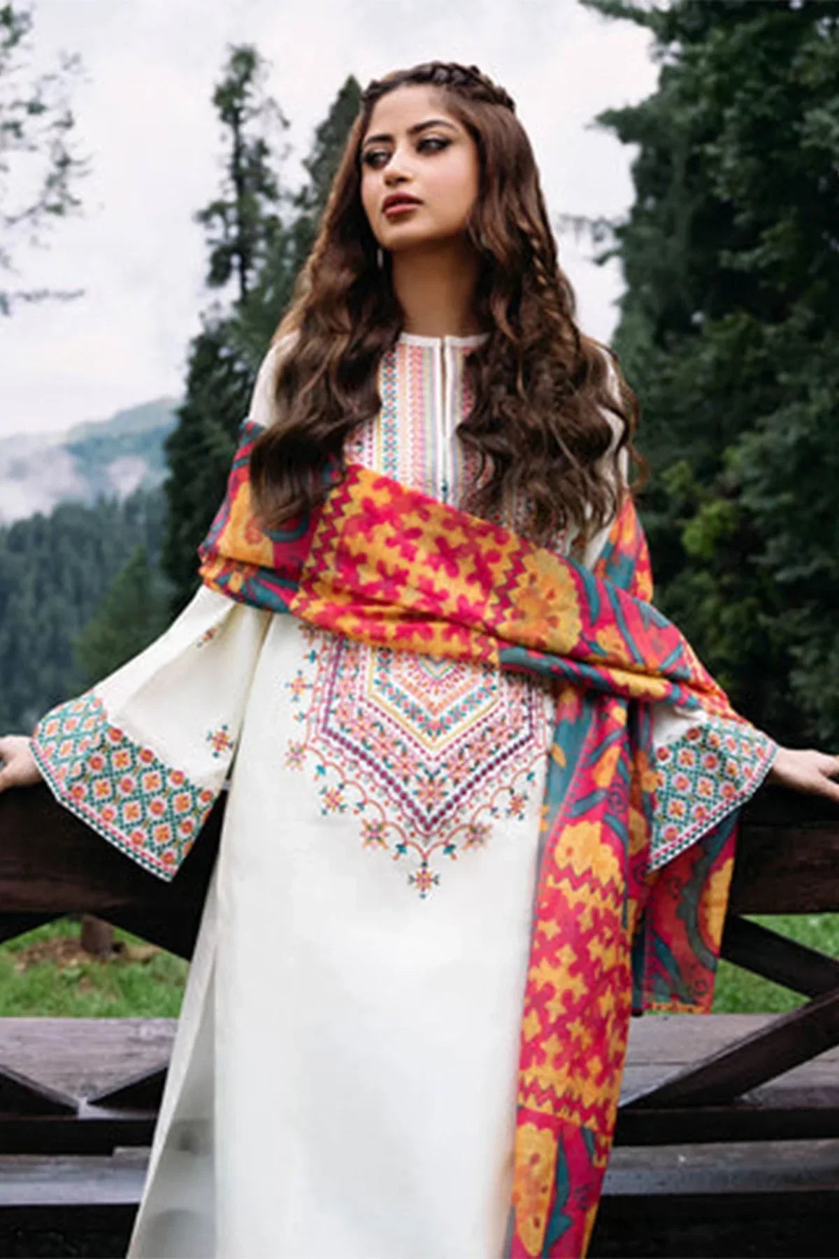 3PC  EMBROIDERED LAWN-ANS2222