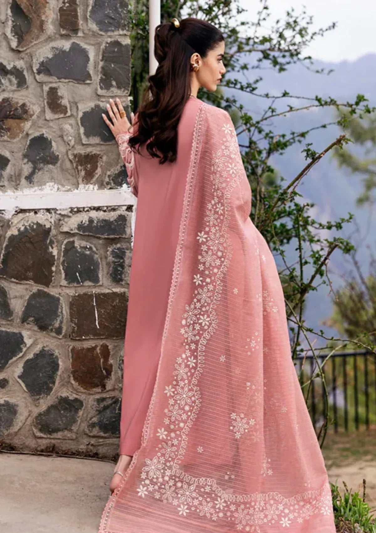 3 PC EMBROIDERD LAWN SUIT - ANS661