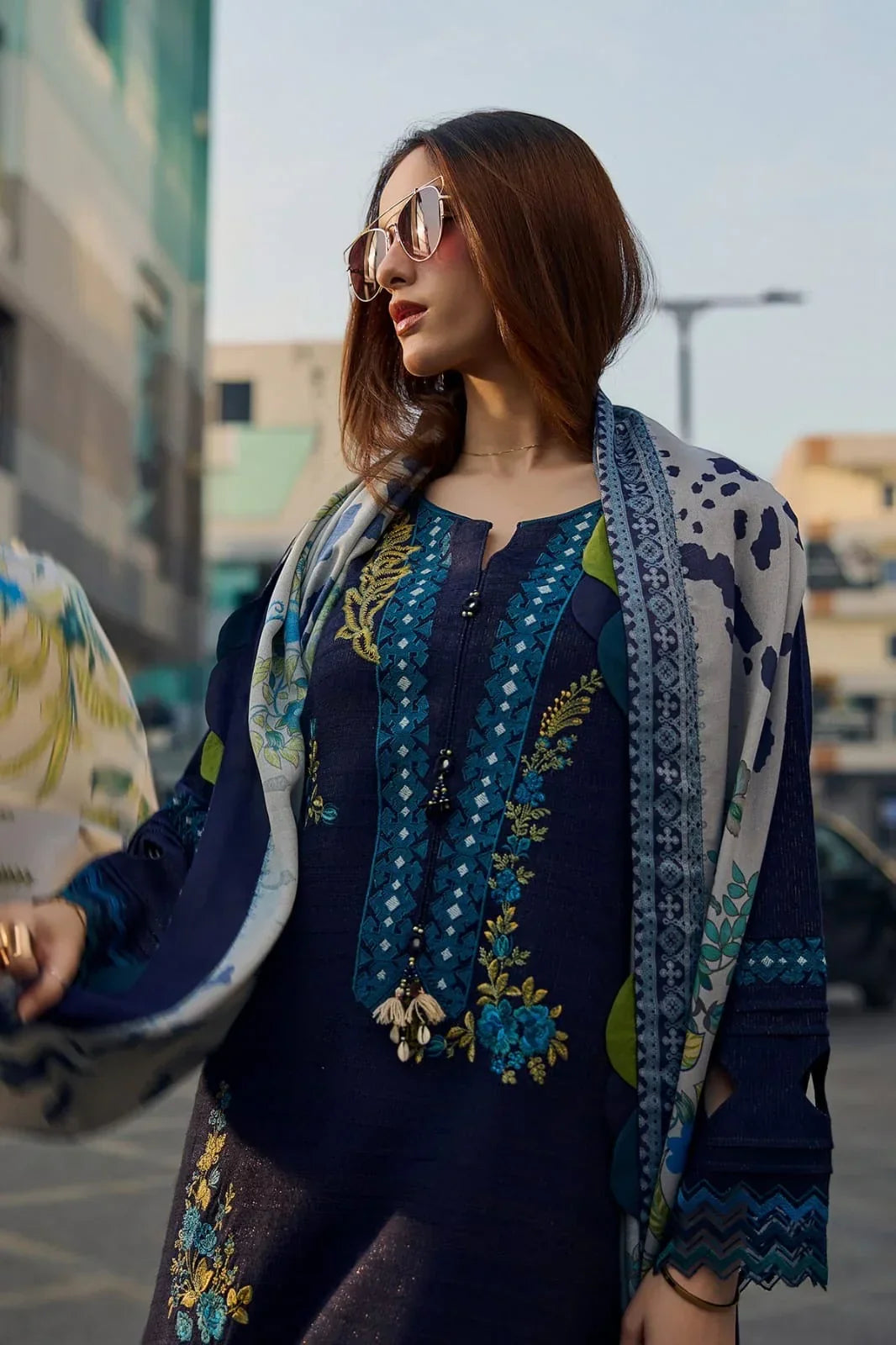 3PC EMBROIDERED LAWN -ANS030