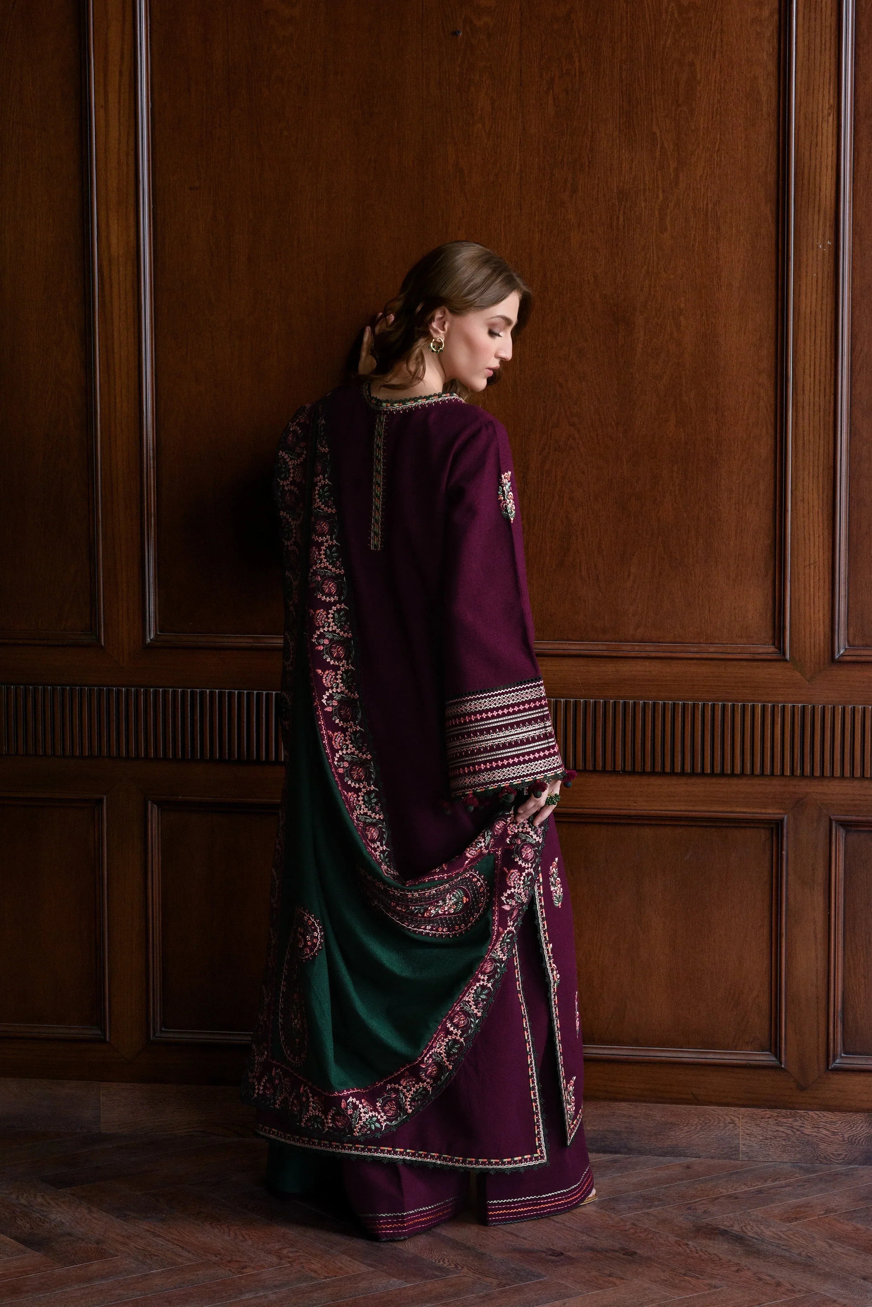 3 PC EMBROIDERED LAWN SUIT - ANS373