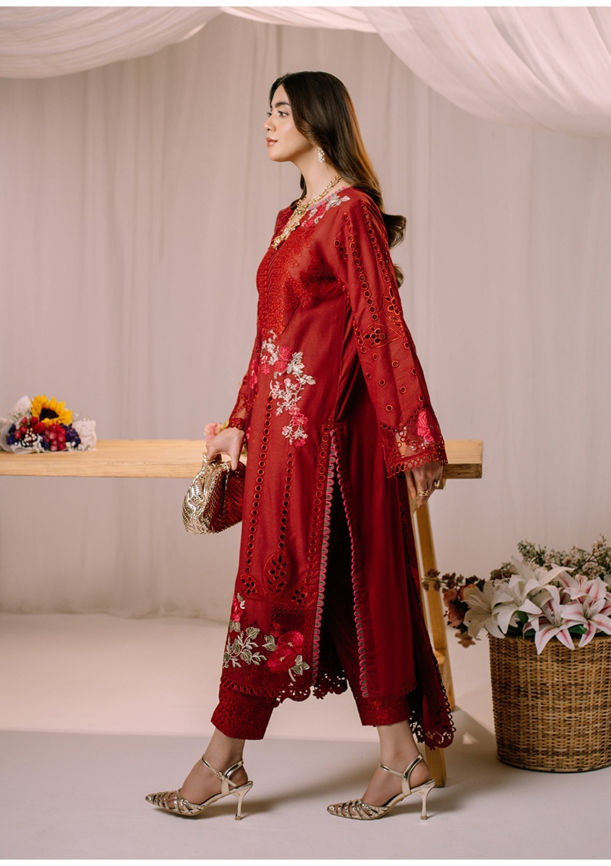3 PC EMBROIDERED LAWN SUIT - ANS565