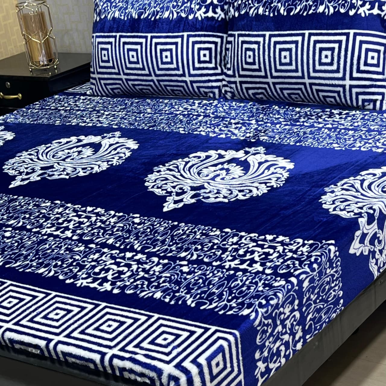 Winter Special Fleece King Size Bedsheet - B