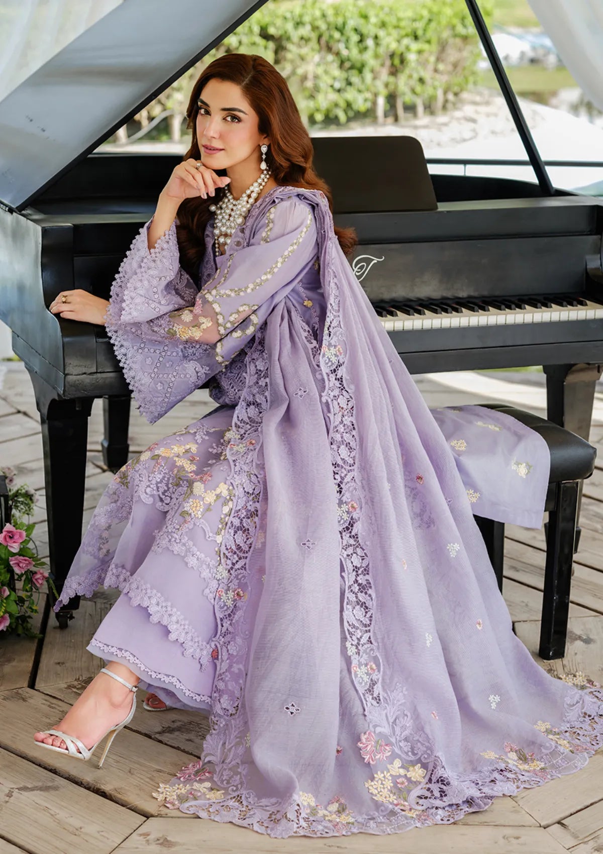 3PC EMBROIDERED LAWN SUIT - 6161