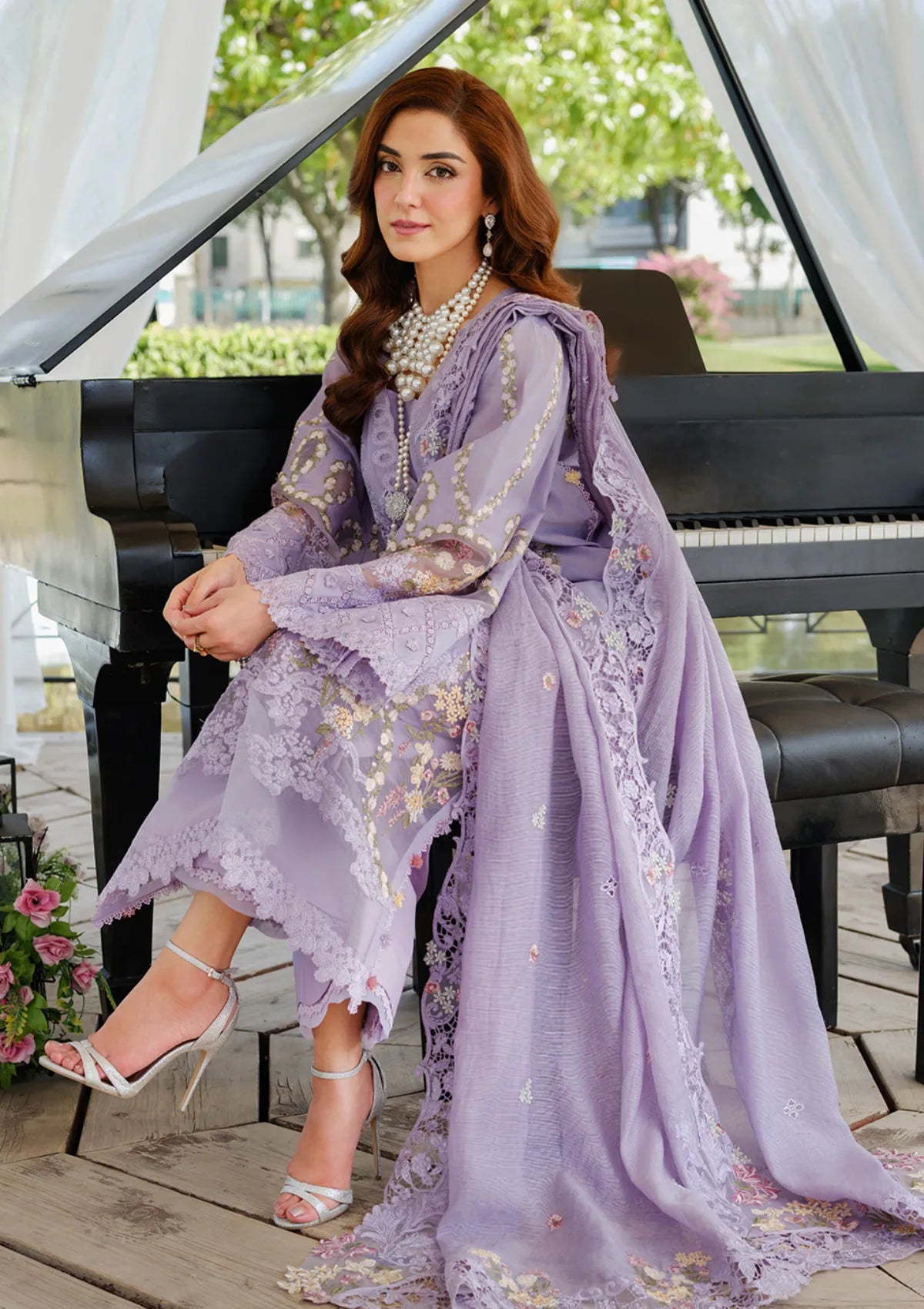 3PC EMBROIDERED LAWN SUIT - 6161