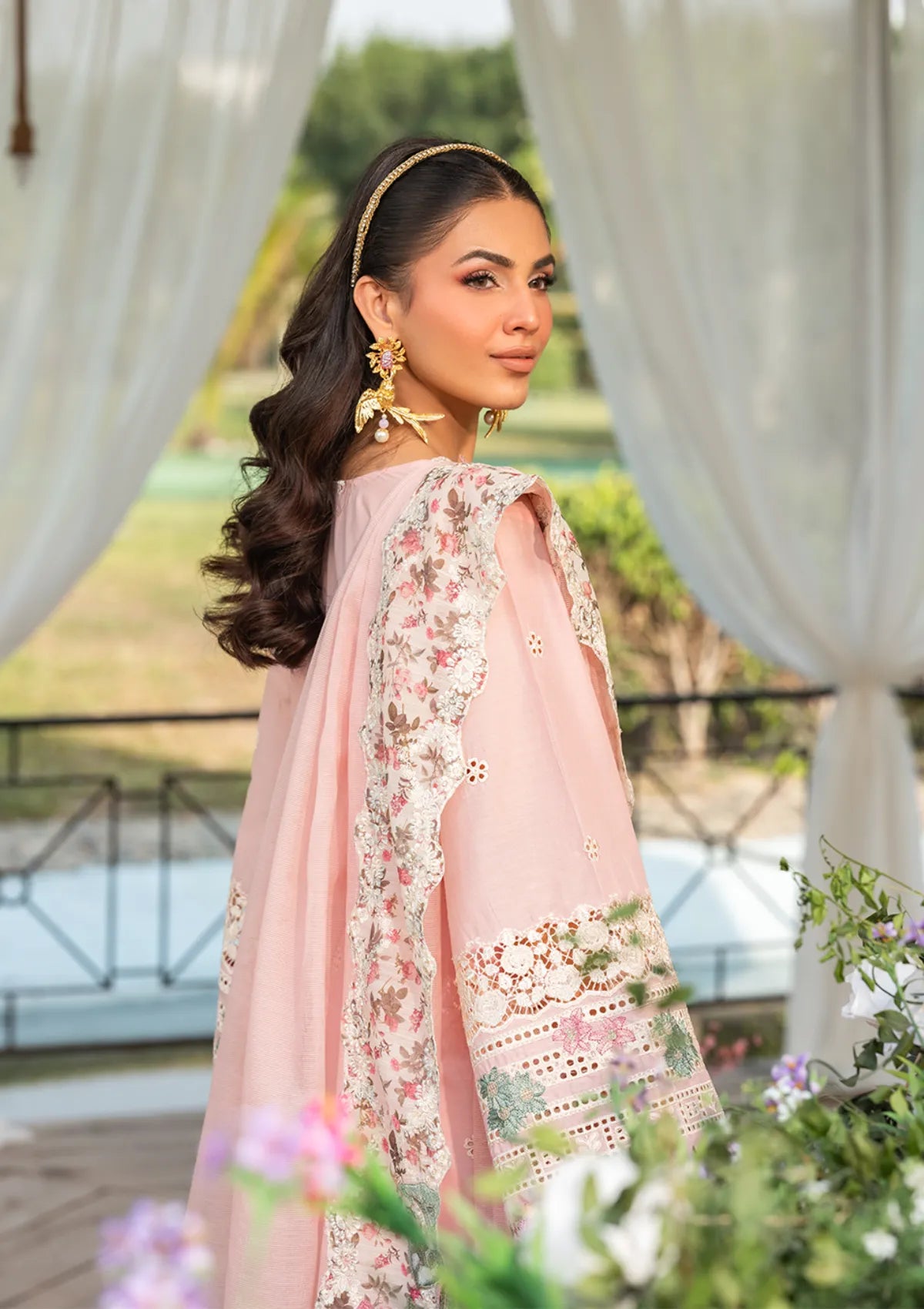 3PC EMBROIDERED LAWN SUIT - 1010